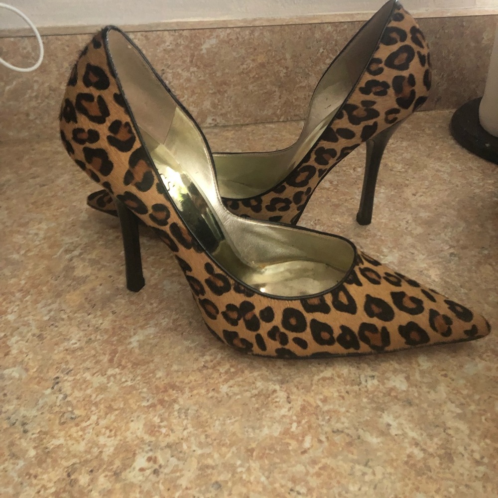 Guess Cheetah Leopard Heels Pumps Size 8 LIKE NEW